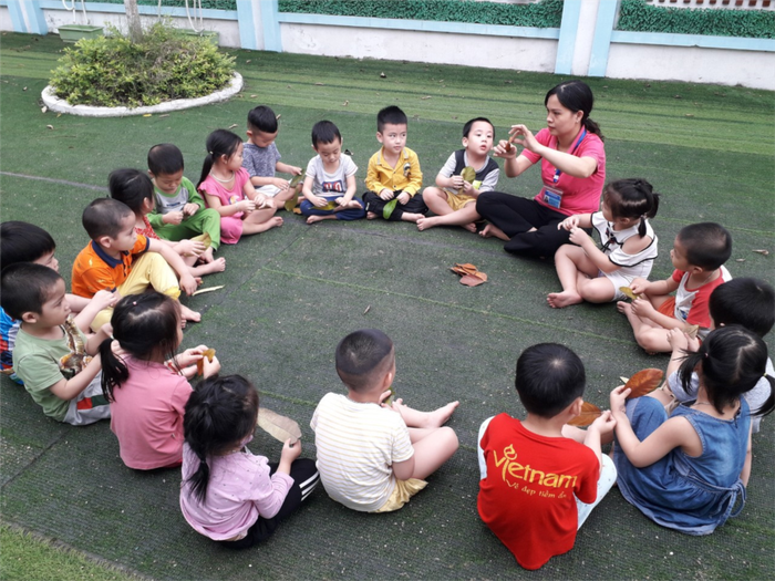 Giờ học ngoài trời đầy niềm vui tại Mầm non Đặng Xá