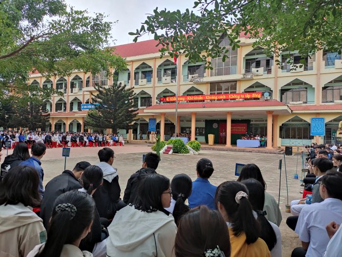 Trường THPT Cao Bá Quát ảnh 2