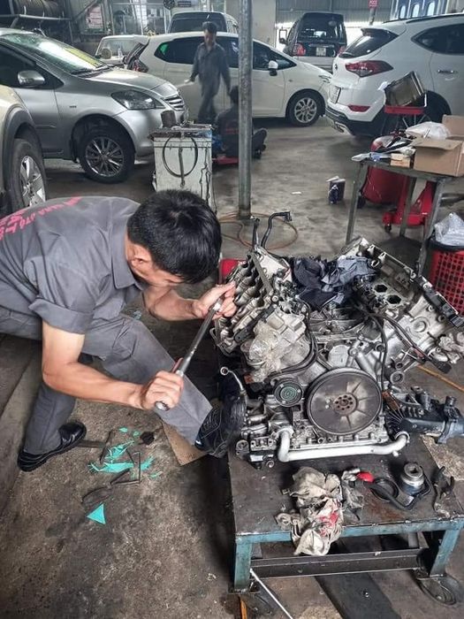 Hình ảnh hệ thống máy móc hiện đại tại Garage Được Phát
