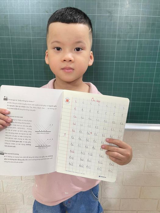 Hình ảnh hoạt động tại Luyện chữ đẹp Bích Hồng