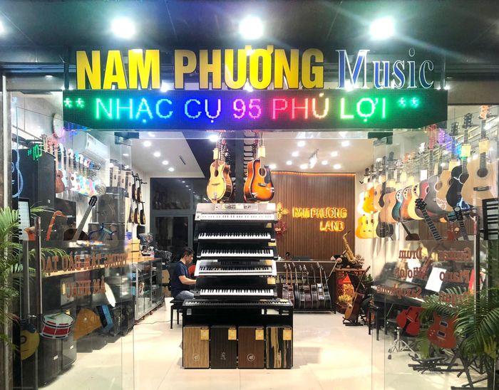 Không gian trưng bày nhạc cụ Yamaha chính hãng tại Nam Phương Music - Ảnh 1