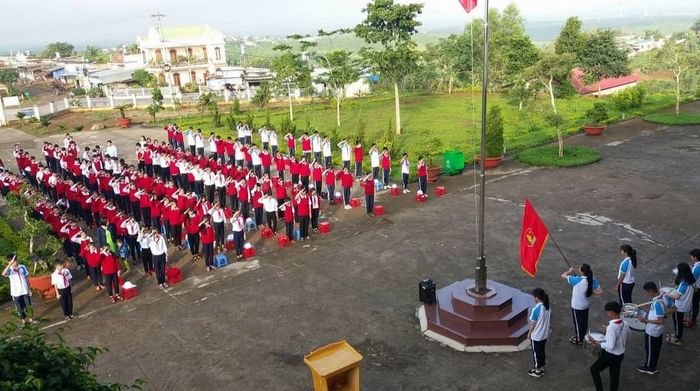 Trường THCS Hòa Trung hình ảnh 1