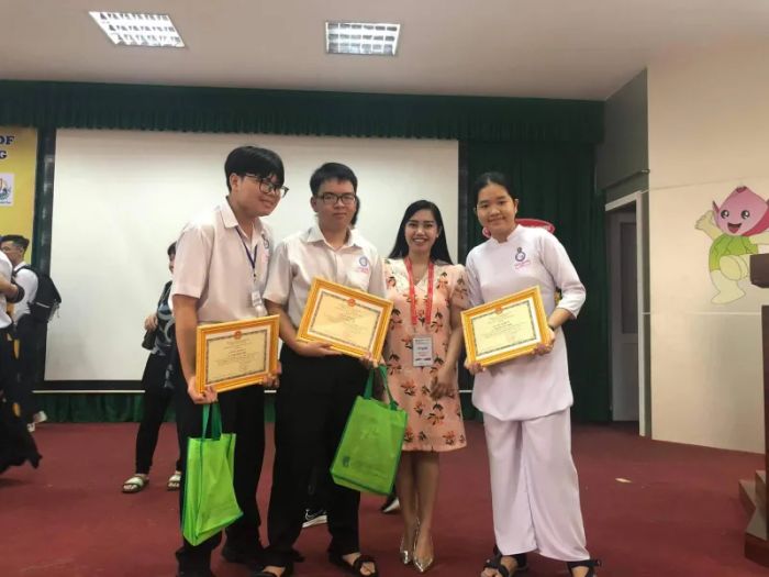 Trung tâm Ngoại ngữ Bông Sen - Hành trình chinh phục ngôn ngữ qua từng bài giảng sinh động, phương pháp hiện đại.