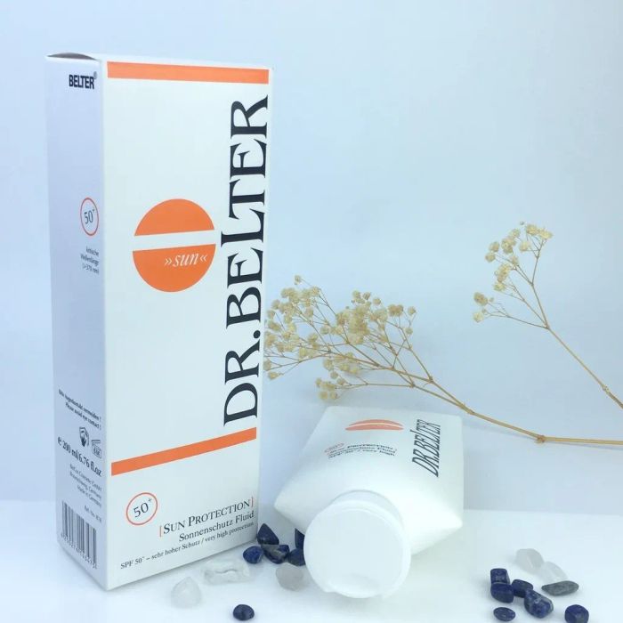 Hình ảnh thực tế Kem Chống Nắng Dr.Belter - Thiết kế sang trọng với bao bì màu trắng xanh thanh lịch