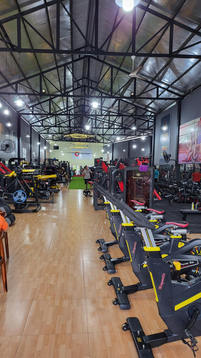 Hình ảnh không gian tập luyện đẳng cấp tại TOP GYM