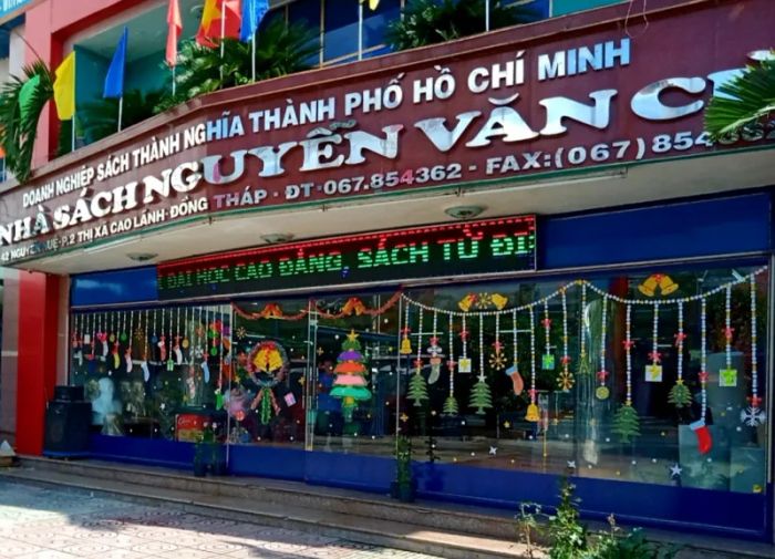 Nhà sách Nguyễn Văn Cừ ảnh 1