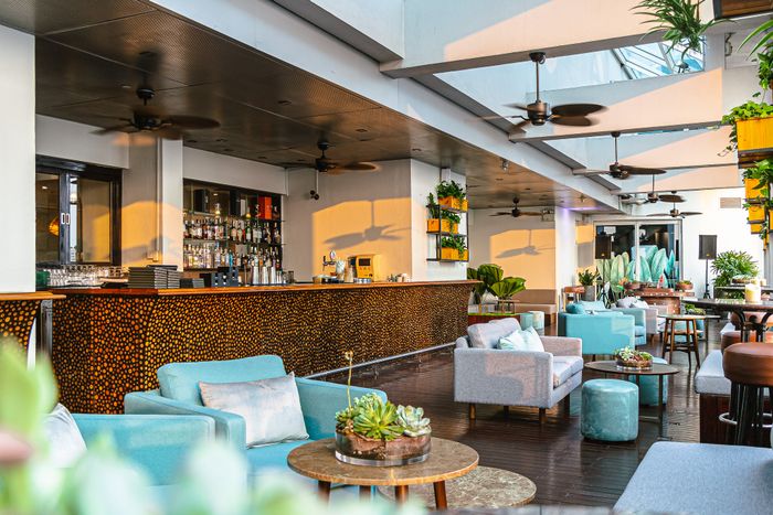 23 Wine Bar - Sheraton Saigon - Ảnh 1
