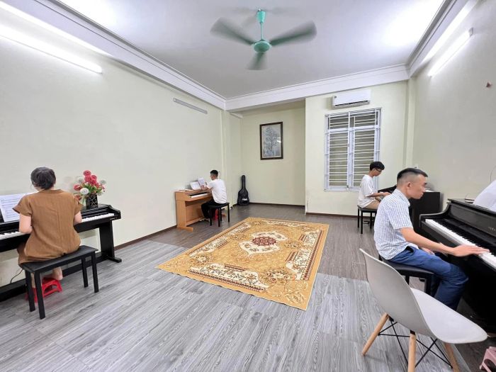Hệ thống phòng học tiêu chuẩn với đàn piano chất lượng cao
