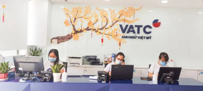 Trung tâm Ngoại ngữ - Anh ngữ Việt Mỹ VATC - Hình ảnh 2: Giờ học tương tác sinh động, nơi kiến thức được truyền đạt một cách tự nhiên và hiệu quả nhất