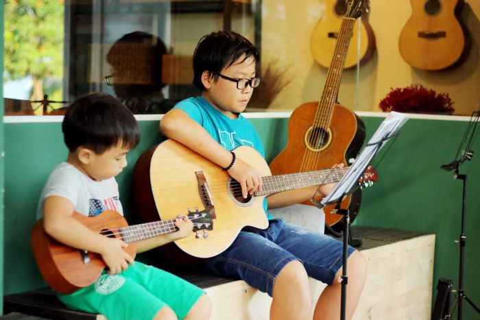 Sân khấu biểu diễn chuyên nghiệp của học viên