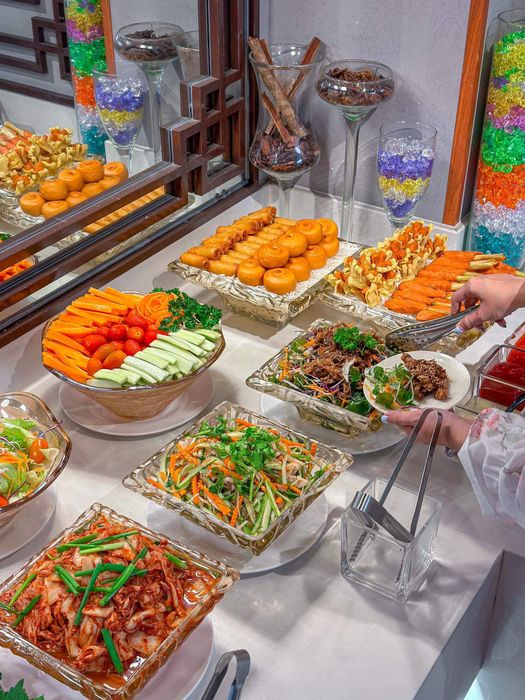 Ăn Được Phúc - Không gian buffet lẩu nướng sang trọng