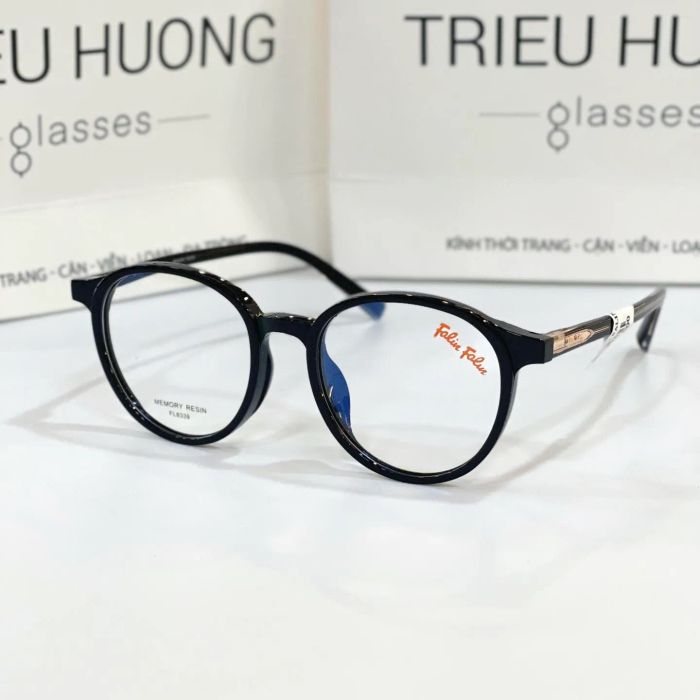 Hình ảnh trưng bày sản phẩm tại Kính mắt Triều Hương