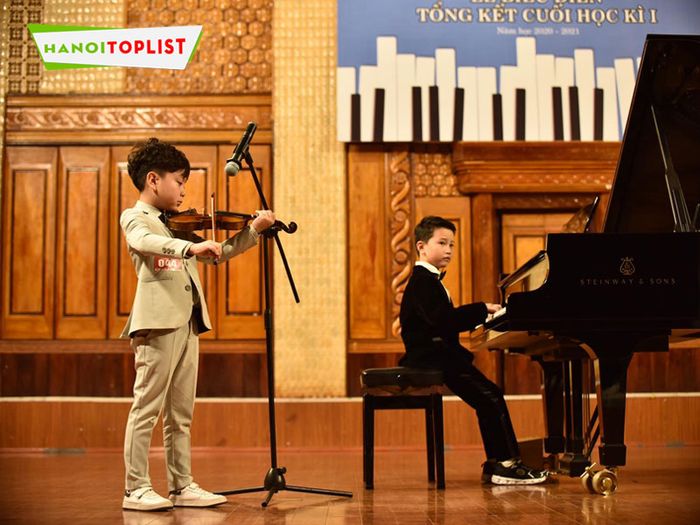 vien-am-nhac-ha-noi-dia-chi-dao-tao-violin-chuyen-nghiep-hang-dau-Mytour