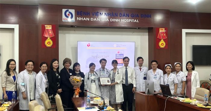 Hình ảnh ấn tượng về Bệnh Viện Nhân Dân Gia Định - Không gian xanh mát cùng trang thiết bị hiện đại