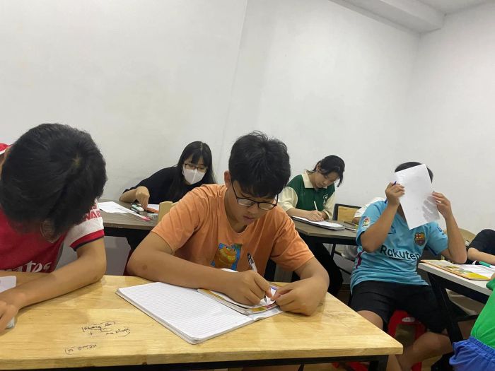 Hình ảnh lớp học Toán tại Trung Tâm Cô Hương - Không gian học tập lý tưởng