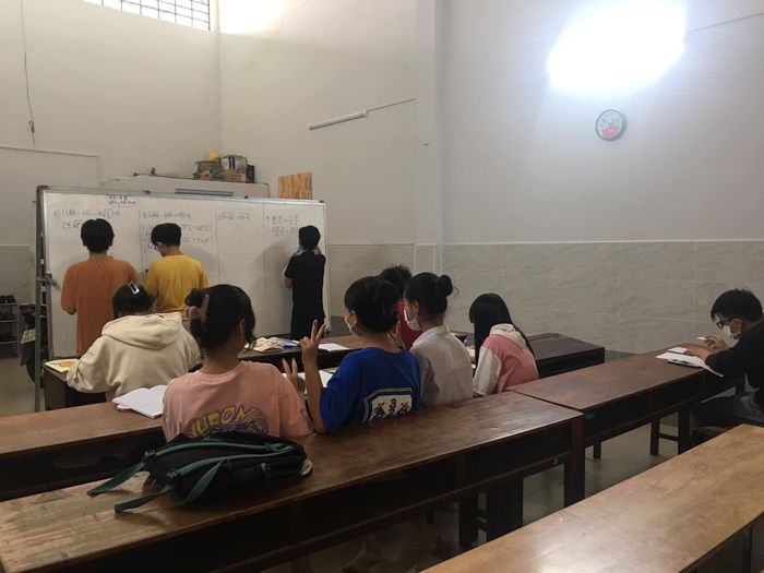 Hình ảnh lớp học tại Luyện Thi THPT Thầy Thanh - Chuyên Toán