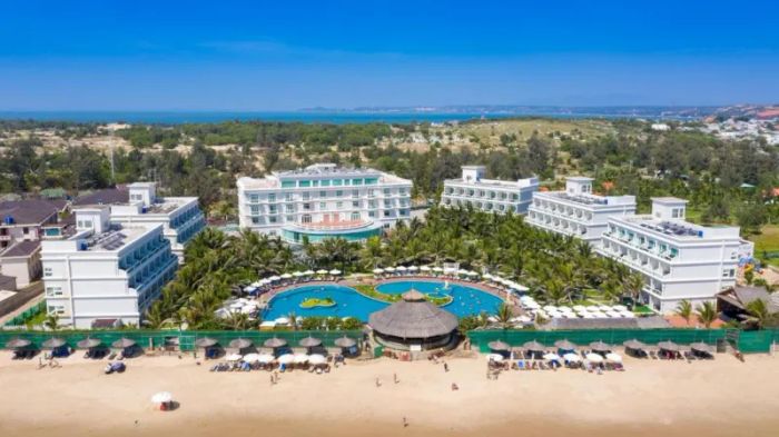 Không gian xanh mát tại The Sailing Bay Beach Resort