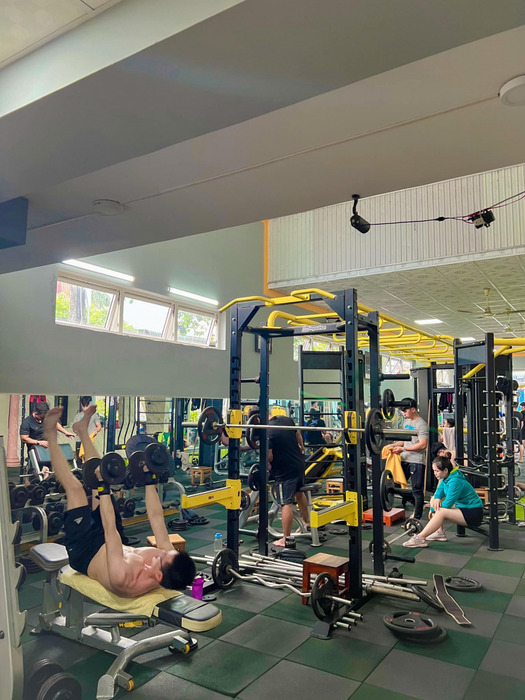 Không gian tập luyện cao cấp tại Mai Anh Gym & Fitness