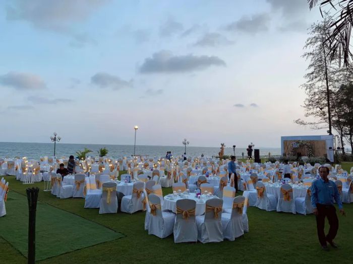 Bãi biển riêng tư và hồ bơi ngoài trời tại Ocean Dunes