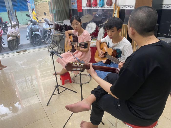 Không gian sáng tạo chuyên nghiệp tại Hello Music