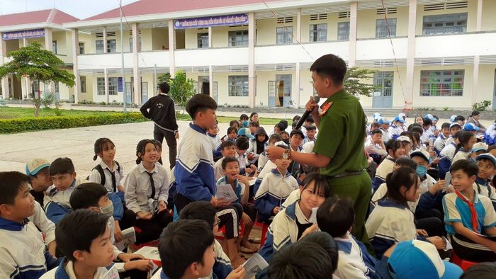 Hoạt động ngoại khóa Trường THCS Tân Lâm hình ảnh 1