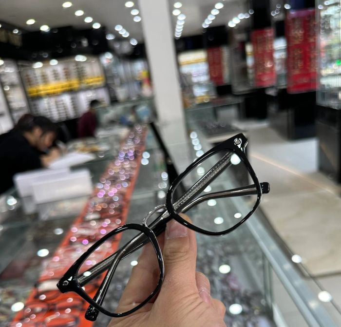 Bộ sưu tập kính cao cấp đa dạng tại Kính mắt Saoviet