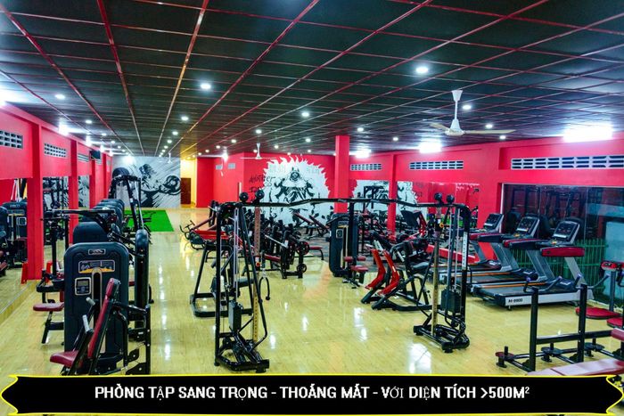 Hình ảnh không gian tập luyện hiện đại tại IRON GYM