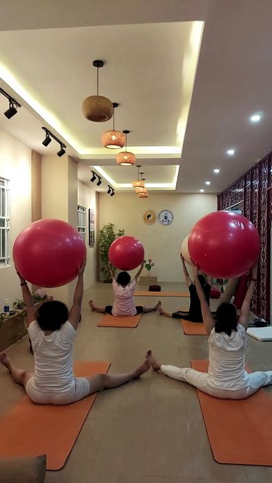 Không gian tập luyện hiện đại tại Tây Đô Yoga