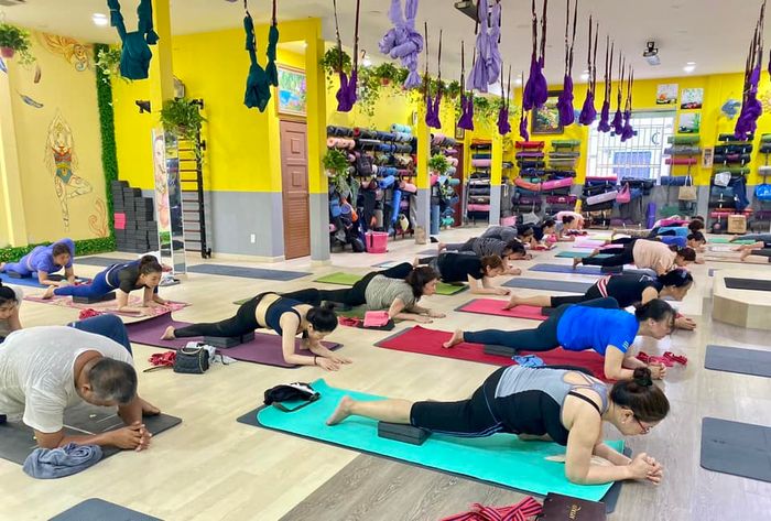 Không gian thư giãn tại Om Shanti Yoga