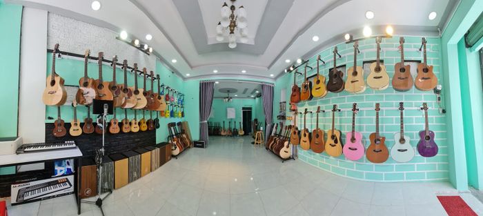 Không gian trưng bày đầy nghệ thuật tại Nhạc Cụ Trần Tâm - Ảnh 2