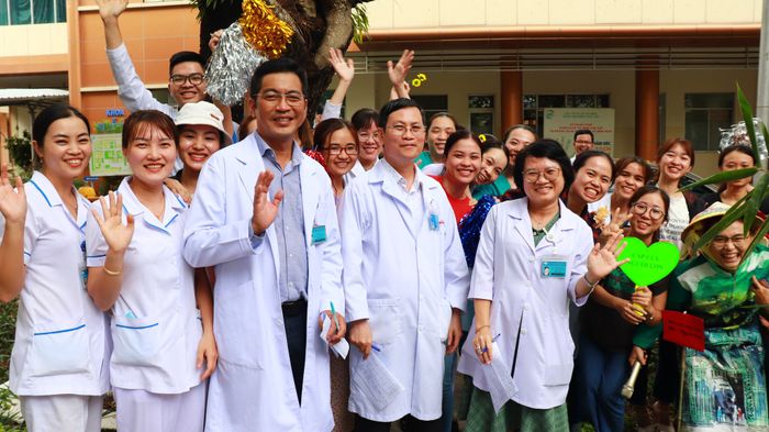 Góc nhìn chân thực về cơ sở vật chất và môi trường điều trị tại Bệnh Viện Nhiệt Đới TP.HCM qua ảnh 2.