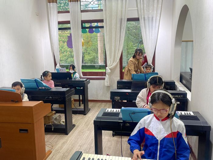 Không gian đào tạo chuyên nghiệp tại Amor Music