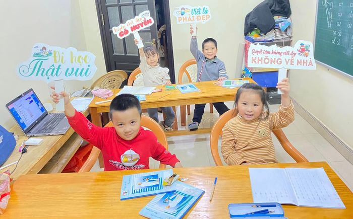 Hình ảnh lớp học tại Luyện viết chữ đẹp Thu Hiền - Nơi nét chữ trở thành nghệ thuật