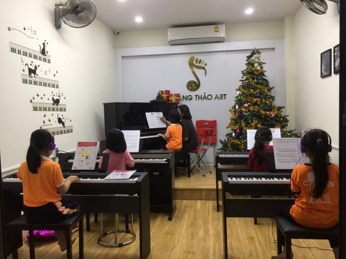 Hình ảnh lớp học đàn tại HT ART