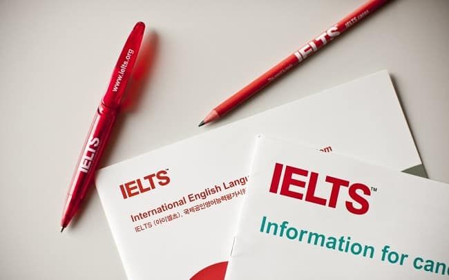 Thầy Trung trong giờ luyện thi IELTS