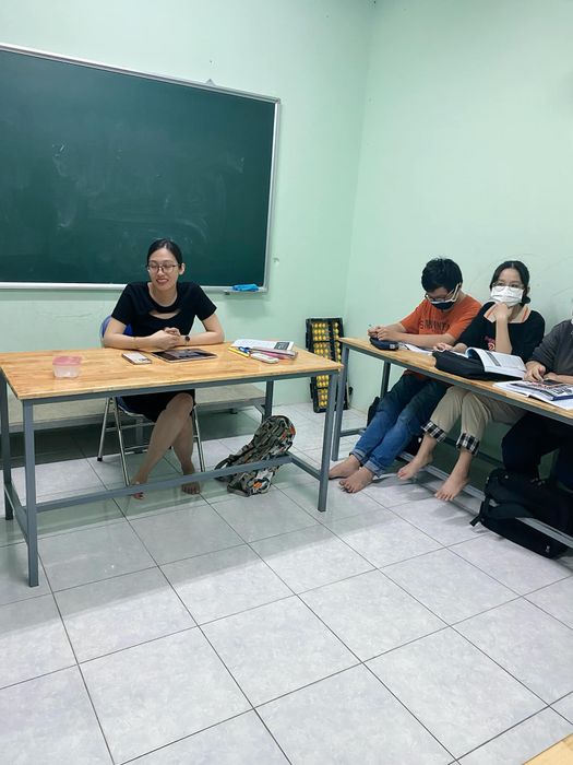 Hình ảnh TRUNG TÂM MINH HOÀNG - Không gian học tập hiện đại với đầy đủ tiện nghi