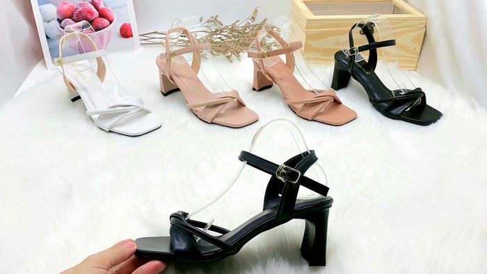 Không gian mua sắm ấn tượng tại 14AM Boutique