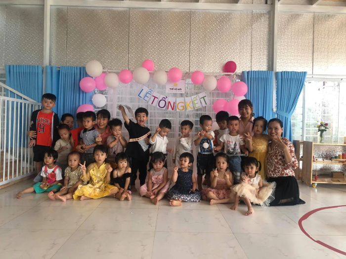 Góc học tập Montessori với đầy đủ giáo cụ phát triển đa giác quan