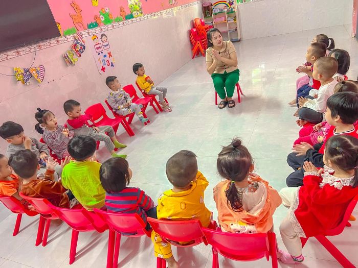 Hình ảnh không gian học tập đầy màu sắc tại Nhà Trẻ Kitty