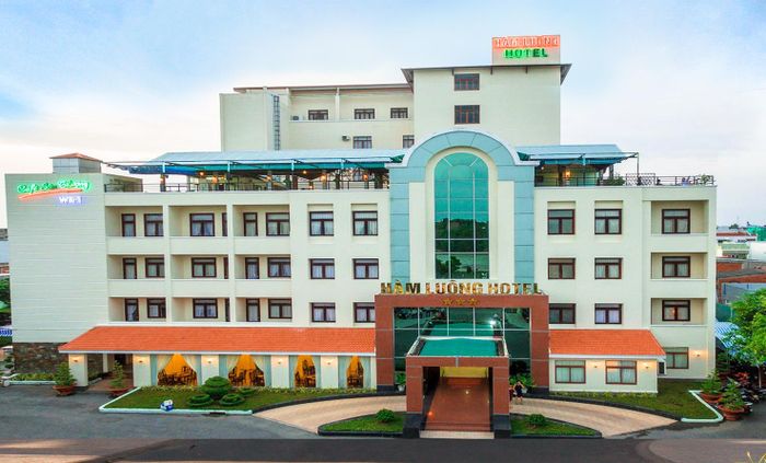 Trải nghiệm đa dạng tại Khách Sạn Hàm Luông
