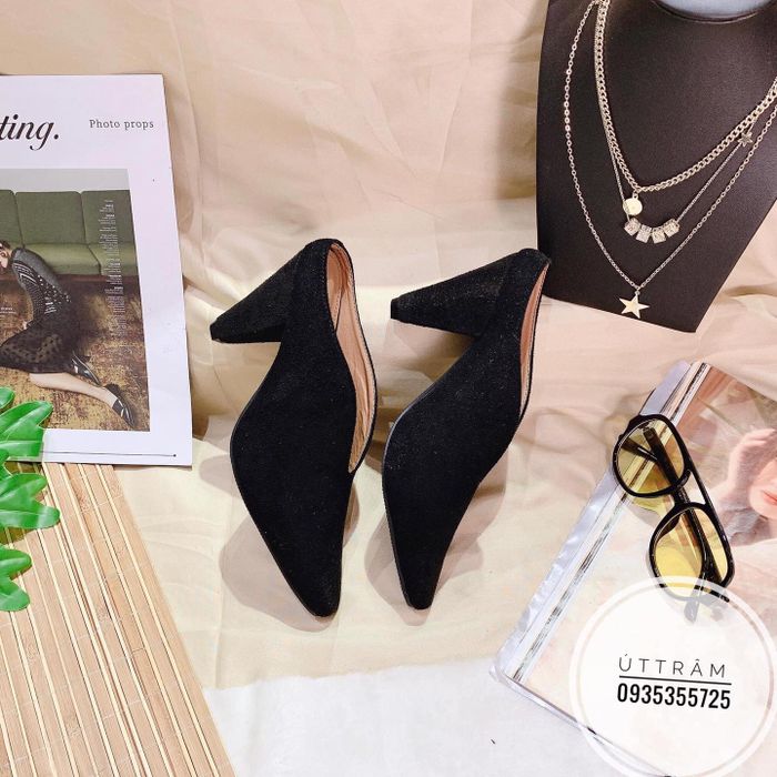Không gian trưng bày ấn tượng tại ÚT TRÂM SHOES