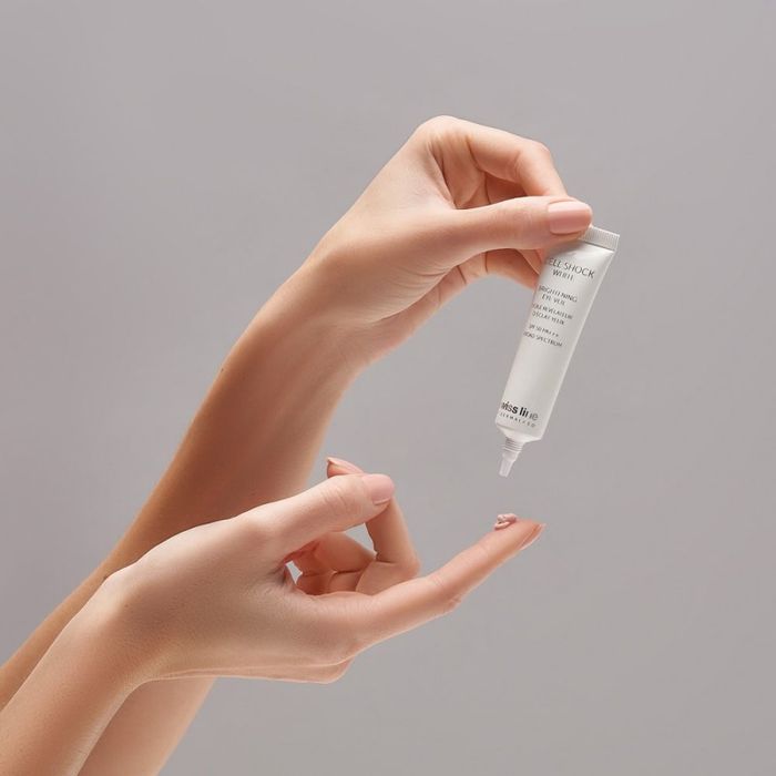 Hình ảnh thực tế sản phẩm dưỡng mắt Swissline SPF50+++