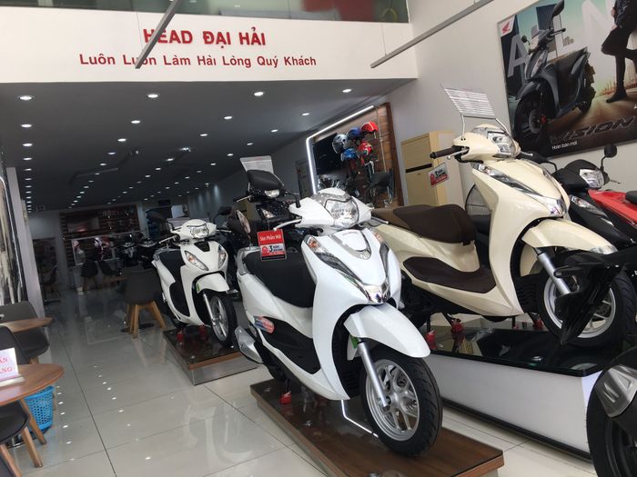Hình ảnh độc quyền về showroom Xe Máy Đại Hải - không gian trưng bày sang trọng với đầy đủ các dòng xe Honda mới nhất 2024