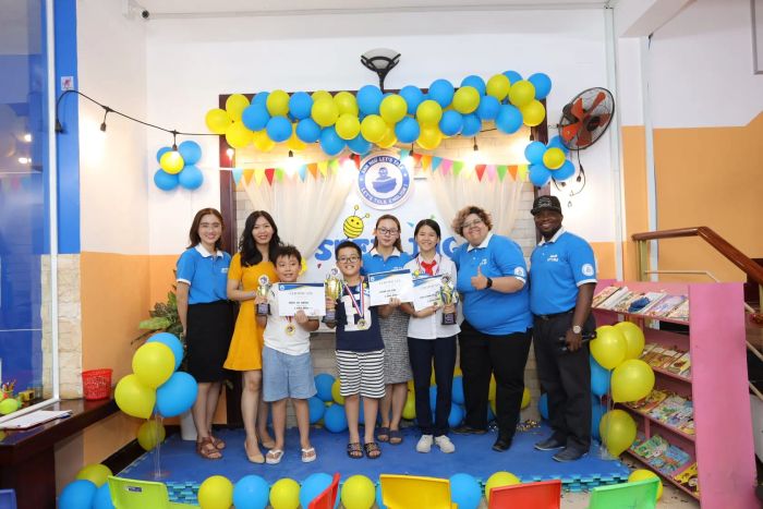 Hình ảnh lớp học hiện đại tại Anh Ngữ Let's Talk