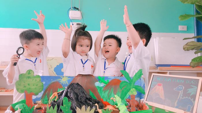 Khám phá thế giới tuổi thơ đầy màu sắc tại Mầm Non Happy Kids qua những khoảnh khắc đáng yêu
