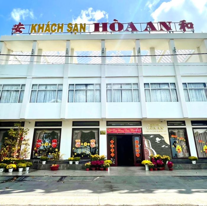 Không gian nghỉ dưỡng sang trọng tại Khách Sạn Hòa An