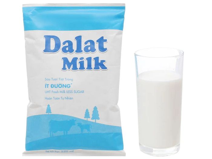 Hình ảnh Sữa Dalatmilk ít đường - Tinh túy từ cao nguyên