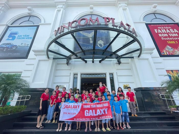 Ngoại Ngữ Galaxy Kon Tum - Hình ảnh ghi lại hành trình phát triển và thành công của trung tâm.
