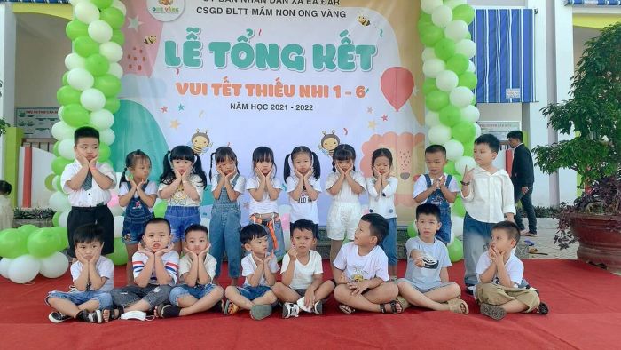 Khuôn viên xanh mát với khu vui chơi sáng tạo tại Mầm Non Ong Vàng
