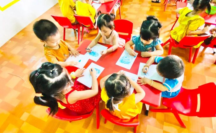 Hình ảnh ấn tượng về Trường Mầm Non Sóc Nâu: Góc nhìn chân thực về không gian học tập và vui chơi đầy màu sắc dành cho các bé.